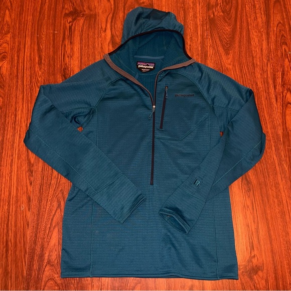 Patagonia Men's Teal Performance Jacket - Picture 3 of 5